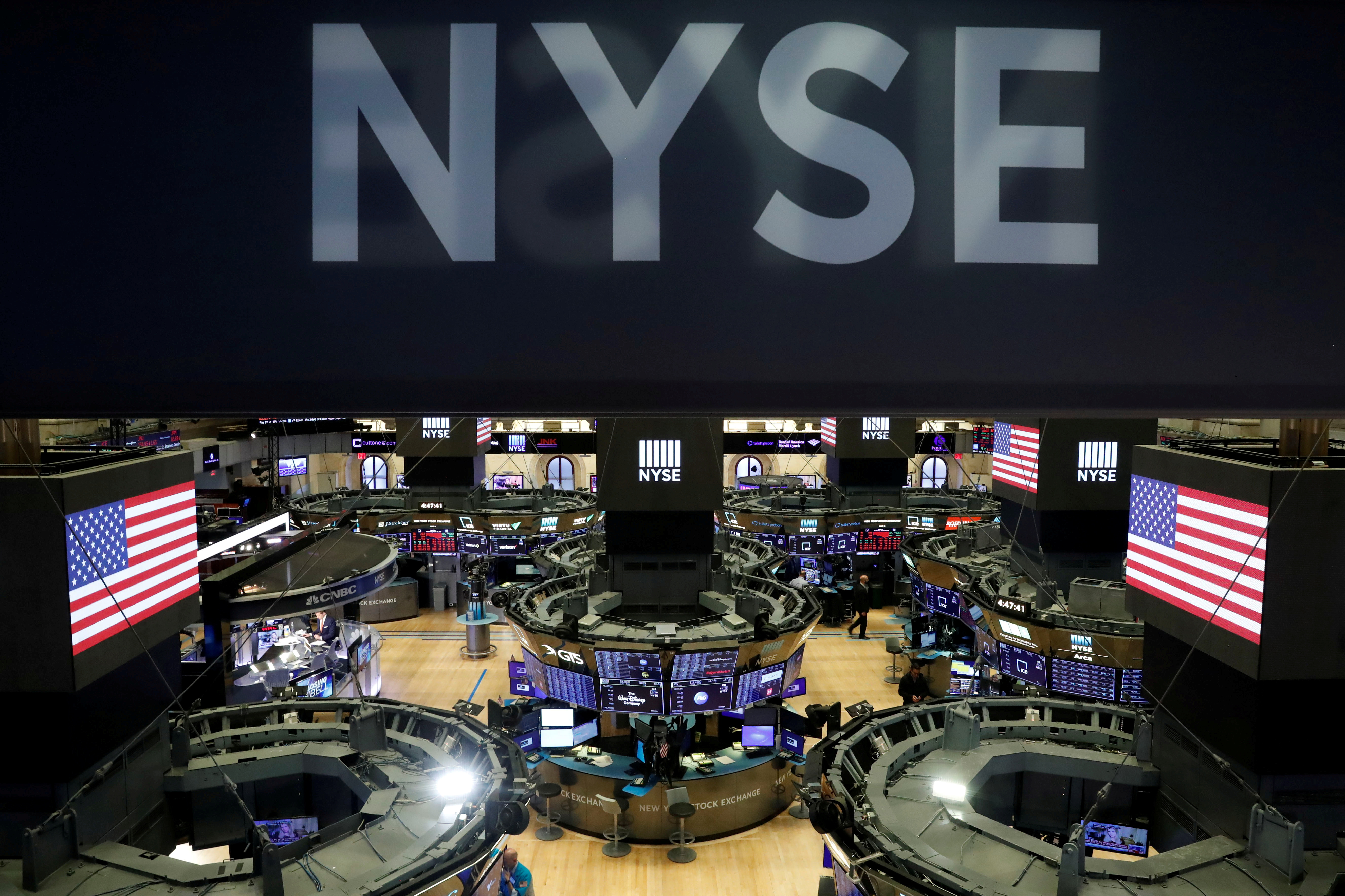 Sở giao dịch chứng khoán New York (NYSE) thăm dò ý kiến về việc giao dịch 