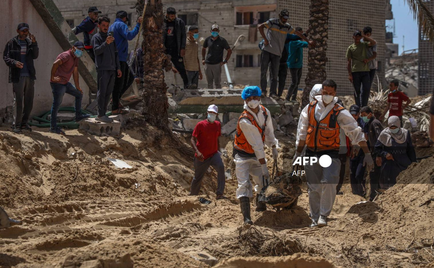 LHQ kinh hoàng trước báo cáo về hàng trăm thi thể trong các ngôi mộ tập thể ở Gaza- Ảnh 1.