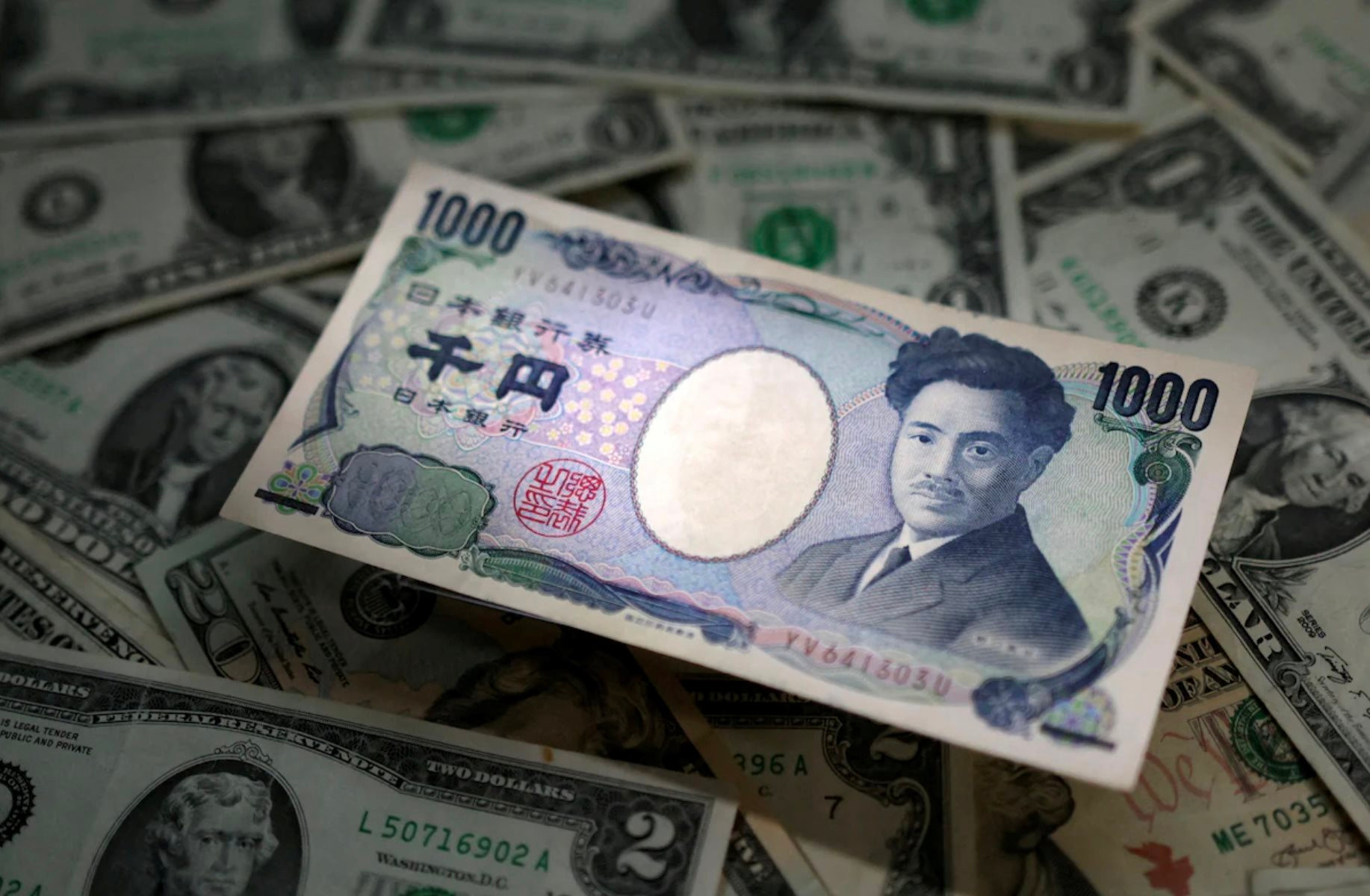 Mất mốc 155 yên đổi 1 USD, đồng tiền Nhật Bản chạm mức thấp nhất trong 34 năm- Ảnh 1.