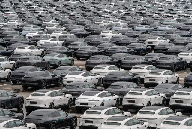 Trung Quốc thừa nhà máy ô tô nghiêm trọng: Con số gấp 2 lượng người muốn mua xe, hàng chục cơ sở phải đóng cửa hoặc thanh lý, 3/4 xe xăng xuất khẩu đều là mẫu thị trường trong nước không cần- Ảnh 1.
