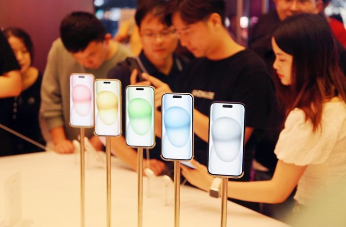 Apple mất ngôi vương tại thị trường Trung Quốc: Cái tên dẫn đầu không phải Samsung mà là một hãng điện thoại mới quay trở lại Việt Nam- Ảnh 1.