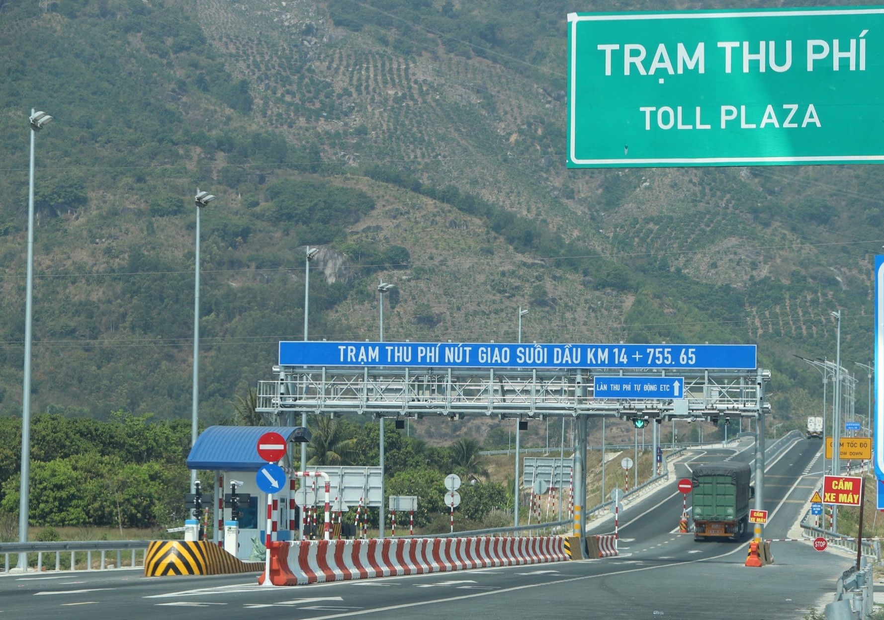 Cận cảnh cao tốc Nha Trang - Cam Lâm chính thức thu phí từ hôm nay- Ảnh 4.