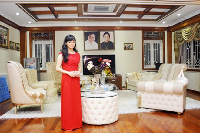 Nữ ca sĩ Quảng Ninh là mẹ 4 con, lấy đại gia hơn 13 tuổi, sống trong biệt thự 100 tỷ đồng nhưng tiết lộ 'không bao giờ xin tiền chồng'- Ảnh 6.