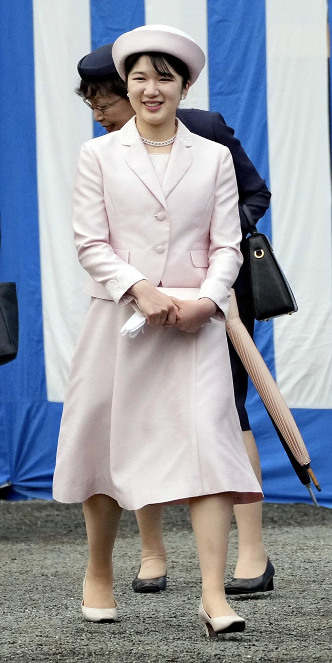 Hoàng gia Nhật Bản tổ chức tiệc mùa xuân: Hai công chúa tươi vui rạng rỡ chiếm trọn spotlight giữa sự kiện 1.400 người- Ảnh 7.