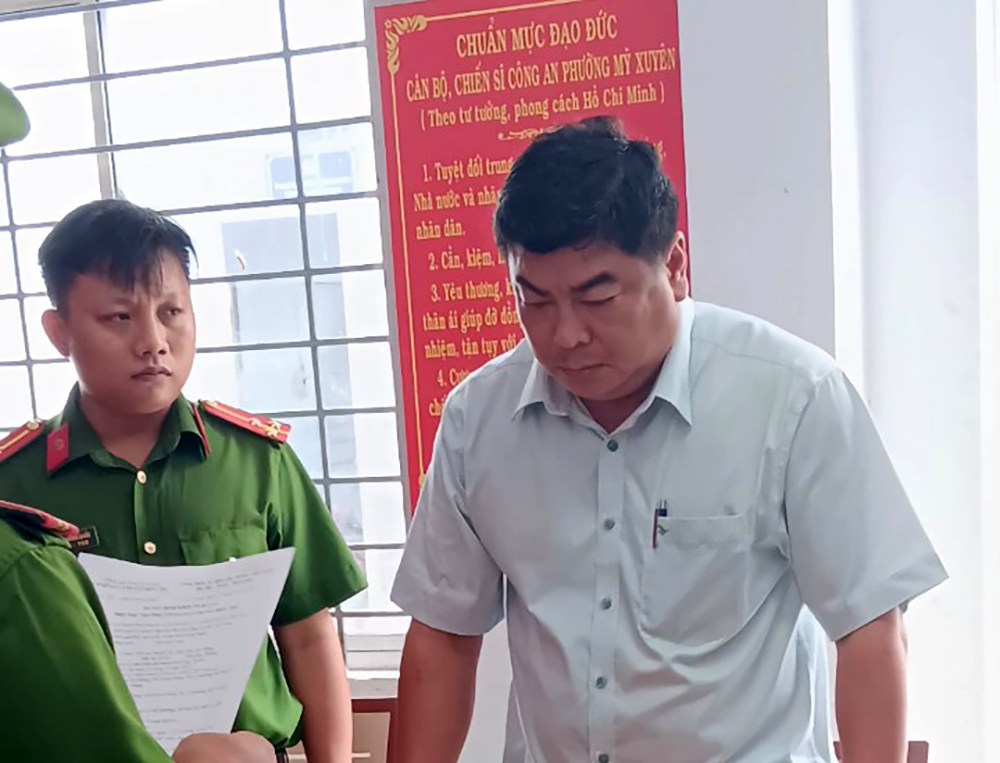 Thêm một Phó Chủ tịch UBND TP Long Xuyên bị bắt- Ảnh 2.