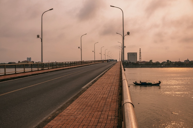 Một bãi biển cát trắng hoang sơ chỉ cách trung tâm 7km, được dự đoán là 