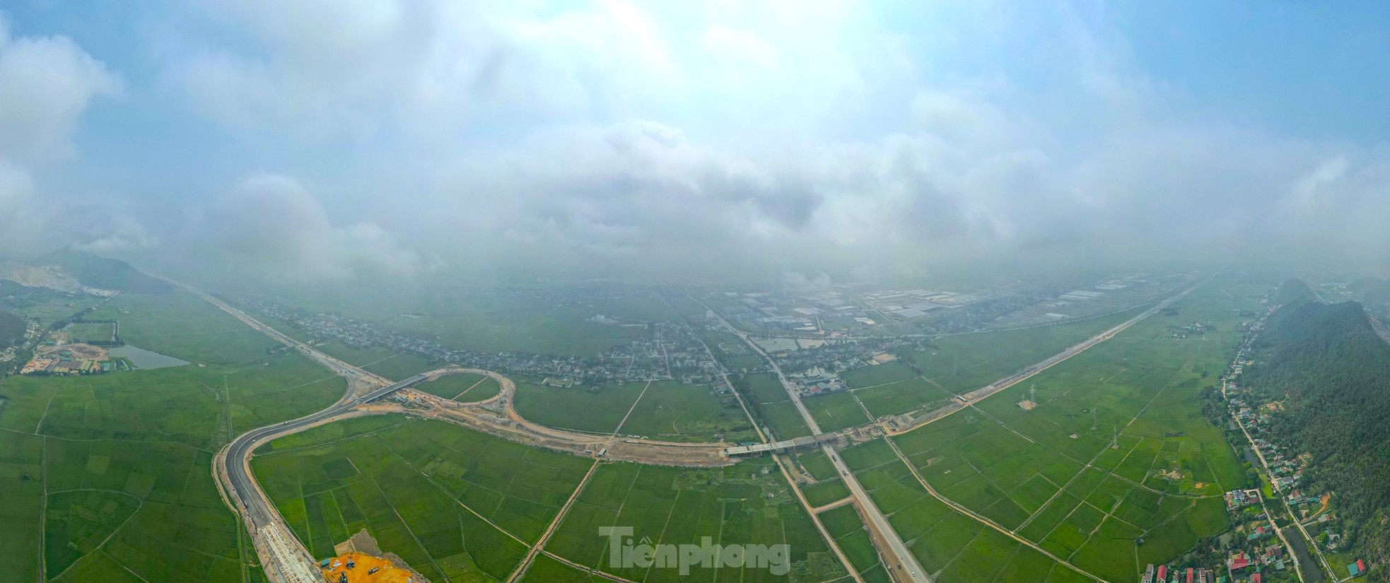 Toàn cảnh 30 km cao tốc Diễn Châu - Bãi Vọt trước ngày thông xe- Ảnh 26.