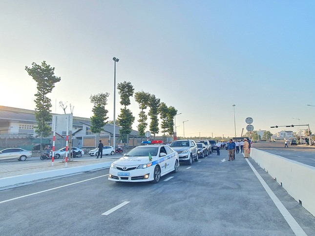 Chính thức thông xe cầu nối trung tâm Cần Thơ gần 800 tỷ đồng- Ảnh 2.
