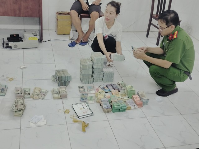 Công an TP HCM triệt phá đường dây rửa tiền, bắt một chủ tiệm vàng ở Tân Bình- Ảnh 3.