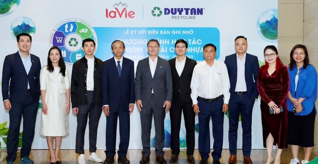 Chuyện kinh doanh của đại gia ngành nhựa hàng đầu Việt Nam sau khi bán 70% cổ phần nhựa Duy Tân cho SCG?- Ảnh 1.