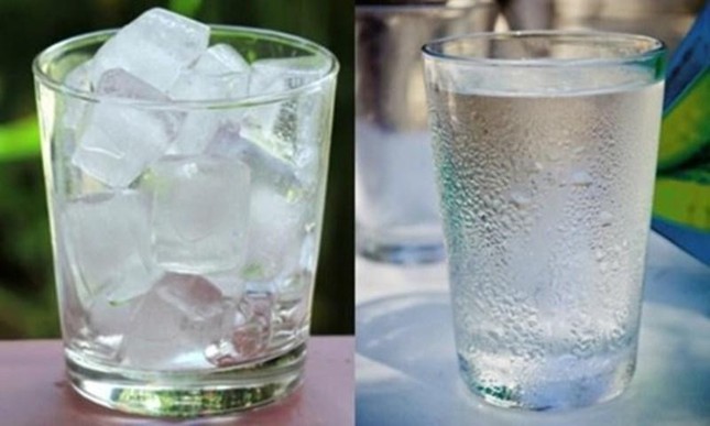 Uống nước đá giải nhiệt mùa nóng coi chừng rước đủ bệnh vào thân- Ảnh 2.