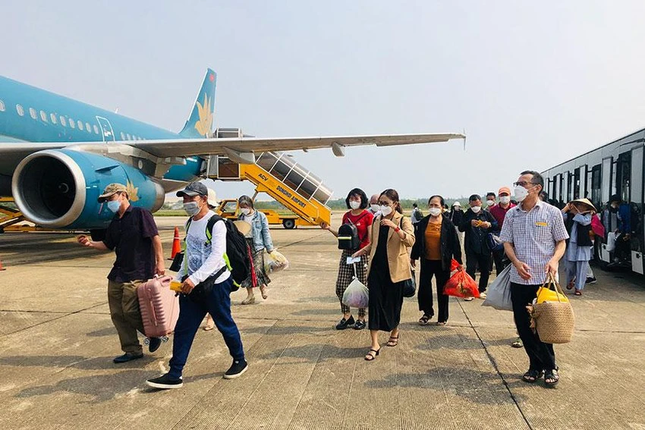 Giá vé máy bay Hà Nội - TPHCM giảm mạnh- Ảnh 1.