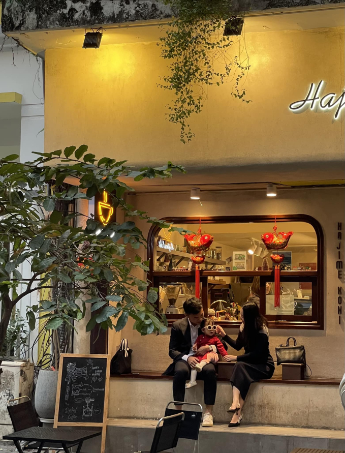 Tuổi 29 Xuân Trường: Hạnh phúc với vợ giám đốc và con xinh, sở hữu 3 trung tâm bạc tỉ và cửa hàng cafe nổi tiếng Hải Phòng- Ảnh 1.