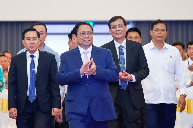 Thủ tướng kỳ vọng Ninh Thuận vượt lên mạnh mẽ, phát triển nhanh, bền vững- Ảnh 1.