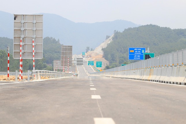 Thông xe cao tốc Diễn Châu - Bãi Vọt, từ Hà Nội đi Vinh chỉ hơn 3 tiếng- Ảnh 2.