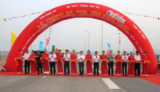 Thông xe cao tốc Diễn Châu - Bãi Vọt, từ Hà Nội đi Vinh chỉ hơn 3 tiếng- Ảnh 3.