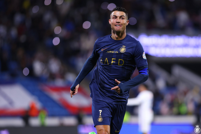Ronaldo trình diễn phong độ khó tin ở tuổi 39, fan khẳng định 
