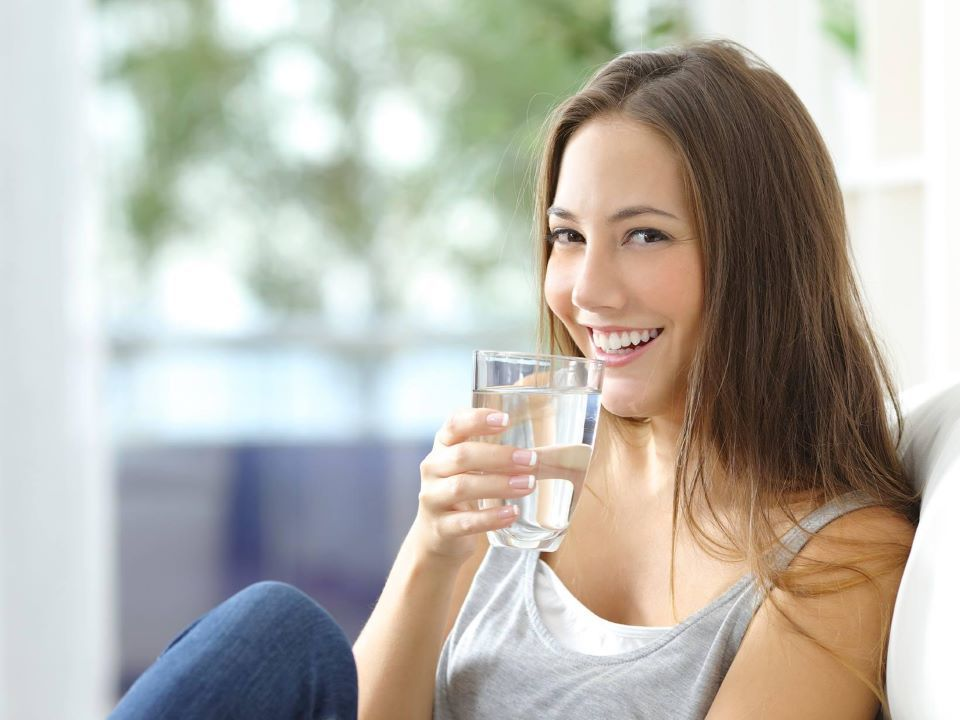 Sáng ngủ dậy uống đều đặn 3 loại nước, giúp đẩy nhanh trao đổi chất, kiểm soát đường huyết: Người huyết áp cao cũng vui mừng- Ảnh 2.