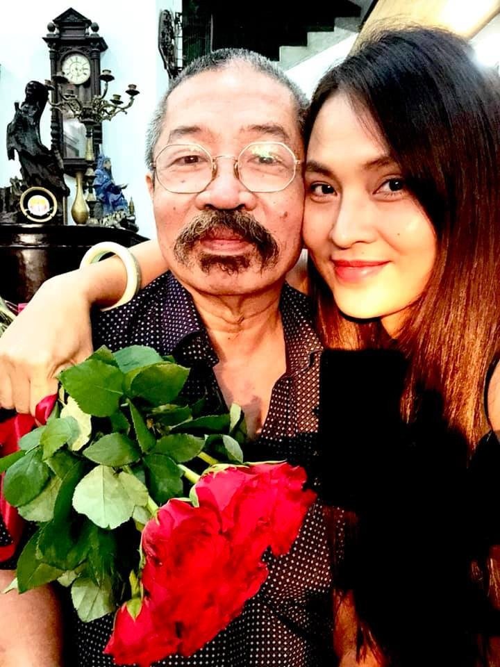 Nam NSND đào hoa bậc nhất Việt Nam: Trải qua 5 đời vợ, U80 hạnh phúc viên mãn bên 'mỹ nhân làng chèo' kém 32 tuổi- Ảnh 4.