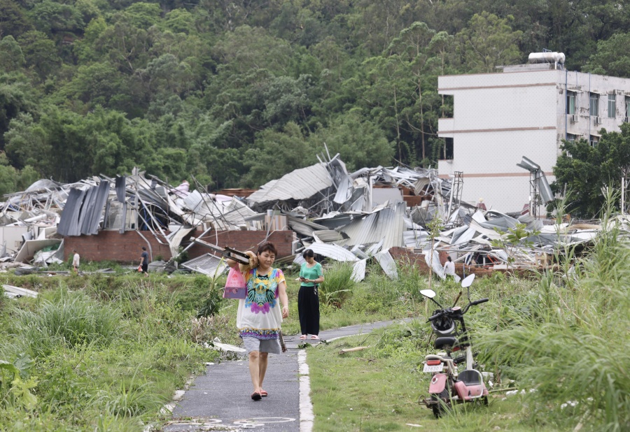 Những hình ảnh về thiệt hại do trận lốc xoáy kinh hoàng quét qua Quảng Châu (Trung Quốc)- Ảnh 6.