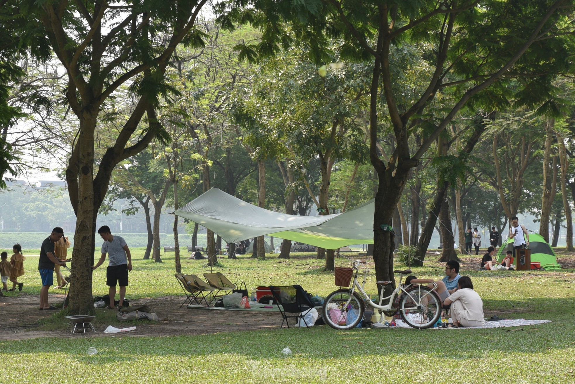 Các công viên lớn tại Hà Nội hút khách 'du lịch tại chỗ'- Ảnh 14.