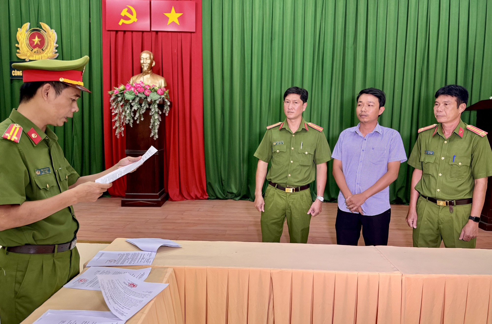 Bắt giam giám đốc và cán bộ kỹ thuật xây dựng ở An Giang- Ảnh 2.