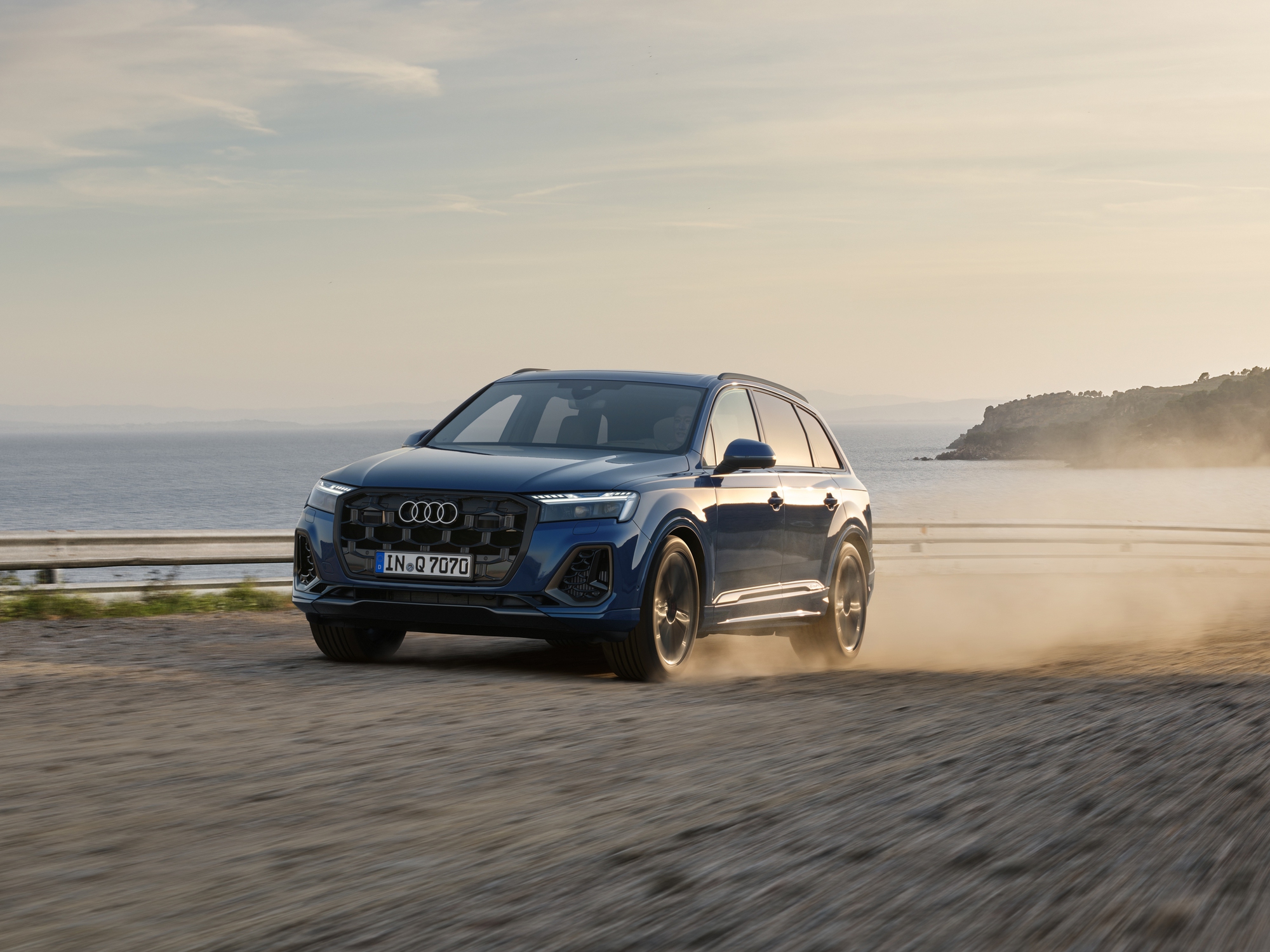 Audi Q7 2024 về Việt Nam tháng 6: Giá từ 3,4 tỷ, có tùy chọn cá nhân hóa, thêm công nghệ đấu X5, GLE- Ảnh 5. Audi Q7 2024 về Việt Nam tháng 6: Giá từ 3,4 tỷ, có tùy chọn cá nhân hóa, thêm công nghệ đấu X5, GLE- Ảnh 5.
