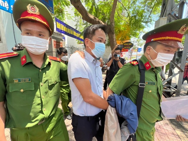 Cựu Giám đốc CDC Khánh Hòa sắp hầu tòa vì sai phạm trong đấu thầu- Ảnh 2.