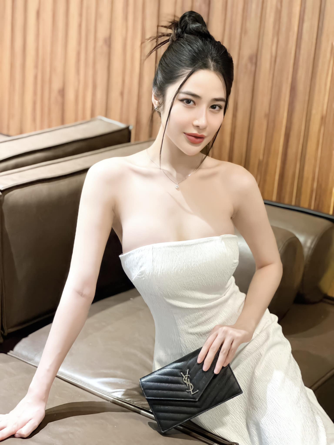 Nữ đại gia bán đất ở Bình Dương giàu nứt đố đổ vách vẫn đi livestream bán hàng: Ở nhà biệt thự, thi thoảng flex vài cuốn sổ đỏ- Ảnh 10.