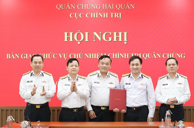 Quân ủy Trung ương - Bộ Quốc phòng bổ nhiệm Đại tá Vũ Anh Tuấn làm Chủ nhiệm Chính trị Hải quân- Ảnh 2.