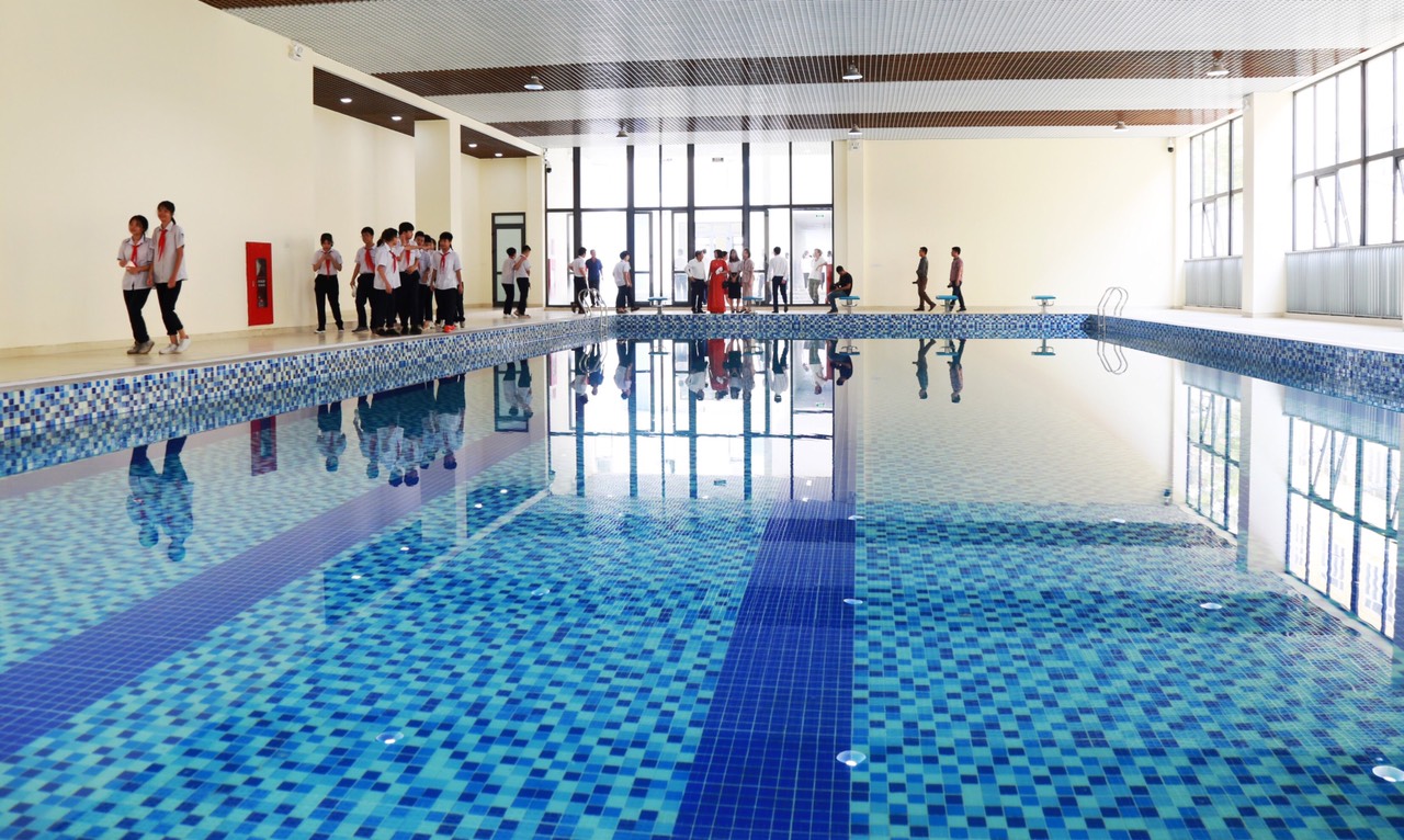 Trường THPT công lập TO ĐẸP, có đủ bể bơi, sân tập ở quận Thanh Xuân: Thành lập chưa lâu nhưng thành tích 