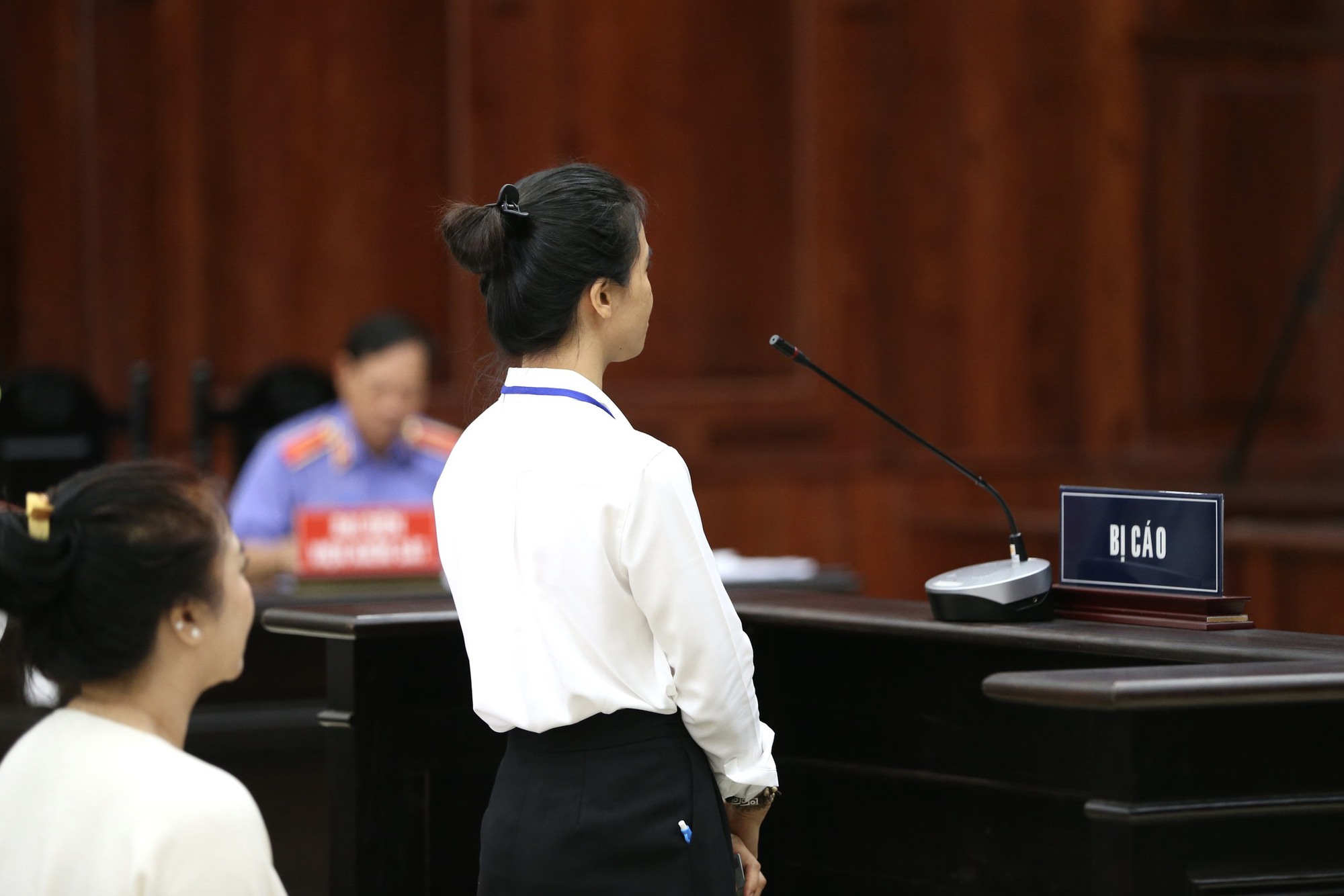 Hình ảnh bà Nguyễn Phương Hằng tại tòa sáng nay- Ảnh 8.