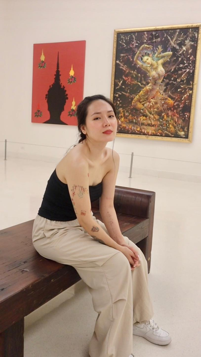 Ca sĩ Phương Linh ở tuổi 40: Trẻ trung, sành điệu không kém em gái Phương Ly nhờ 4 món thời trang- Ảnh 2.