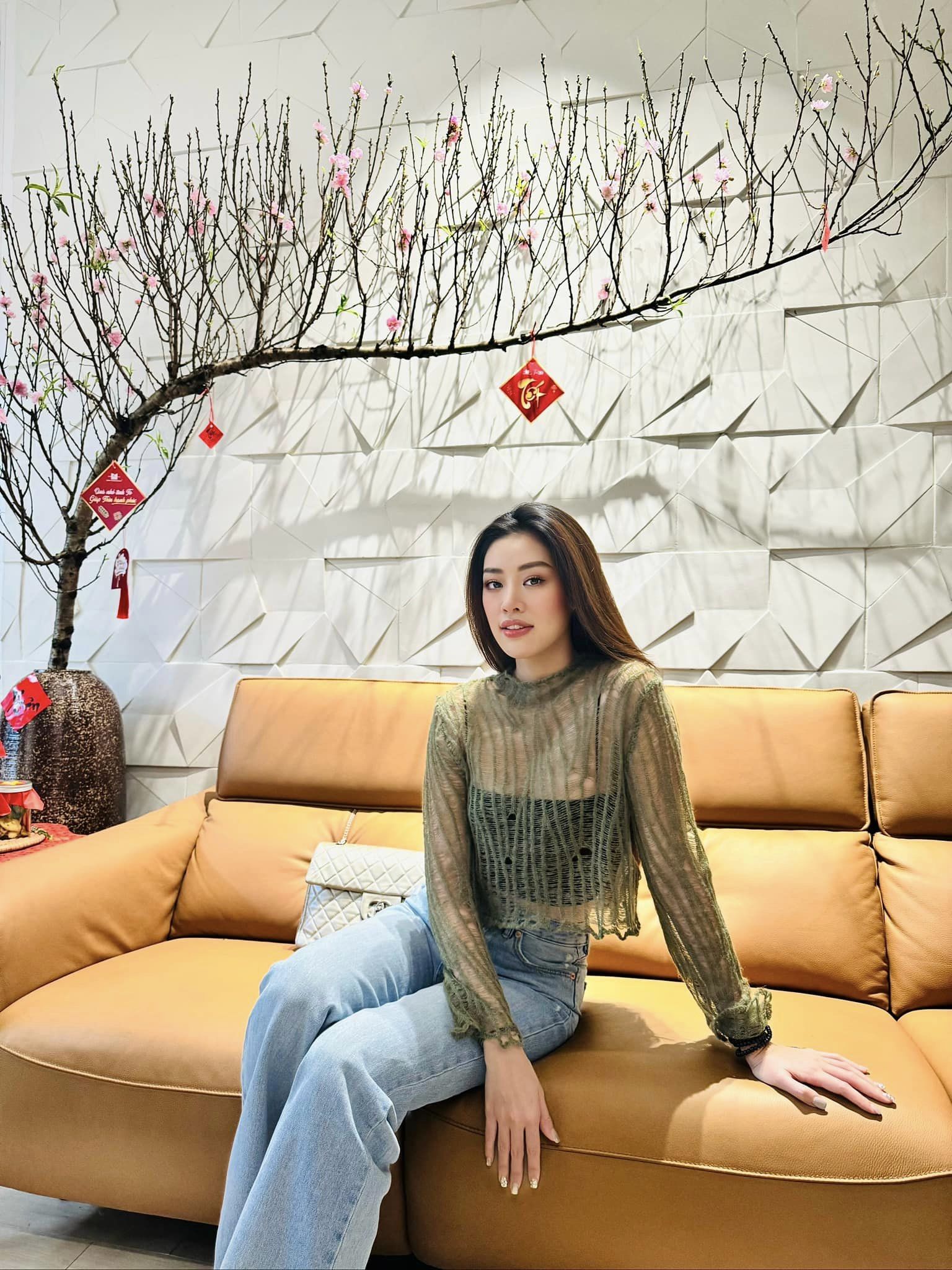 Hoa hậu Khánh Vân dạo này: Vừa tậu nhà mới, xe bạc tỷ và chuyện tình cảm cực kín tiếng- Ảnh 5.