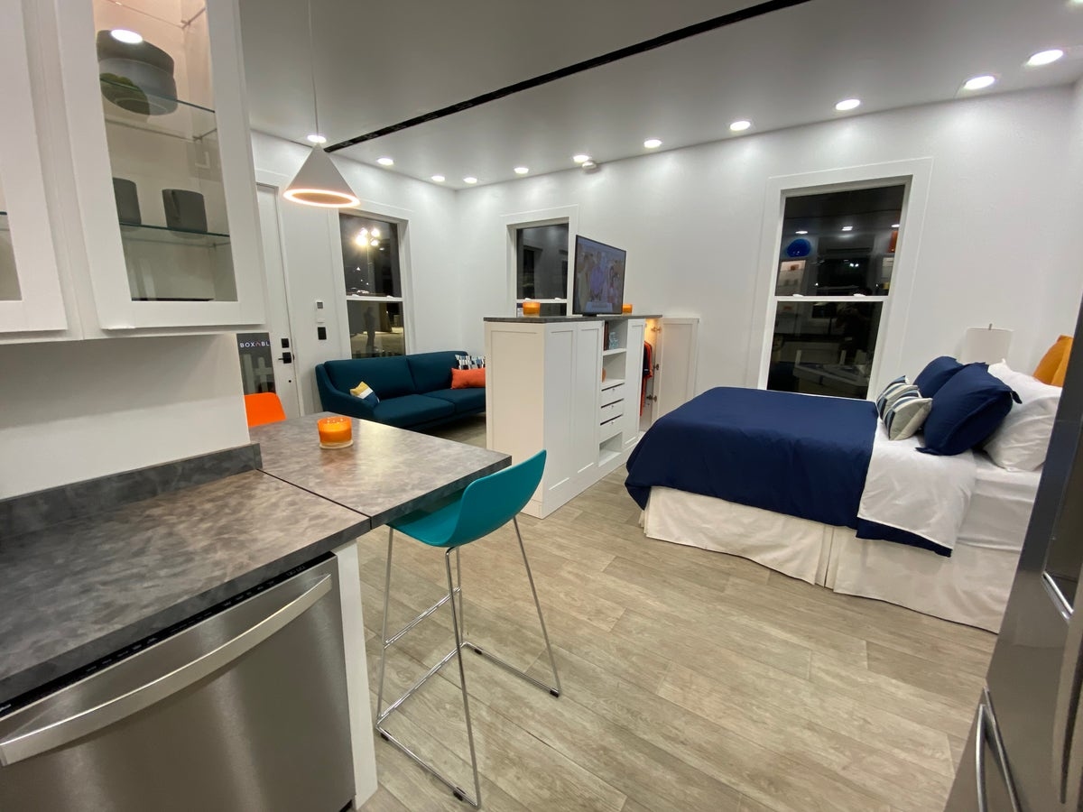 Cận cảnh không gian sống của Elon Musk: Người giàu nhất thế giới ở “phòng đóng hộp” 37m2, nội thất tiện nghi kém xa nhà của nhiều người - Ảnh 5. Cận cảnh không gian sống của Elon Musk: Người giàu nhất thế giới ở “phòng đóng hộp” 37m2, nội thất tiện nghi kém xa nhà của nhiều người - Ảnh 5.