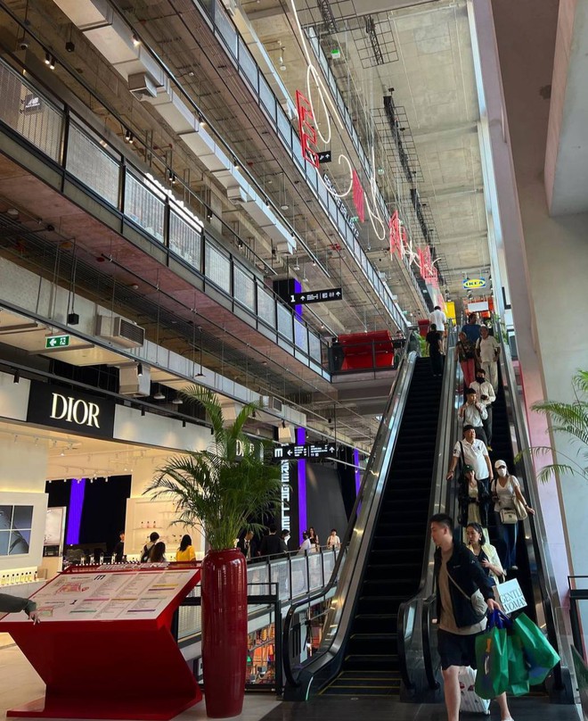 Giữa lòng Thái Lan mà ngỡ đang lạc sang đâu đó: Loạt trung tâm thương mại ảo diệu thế này bảo sao đi Thái mãi không chán- Ảnh 12.
