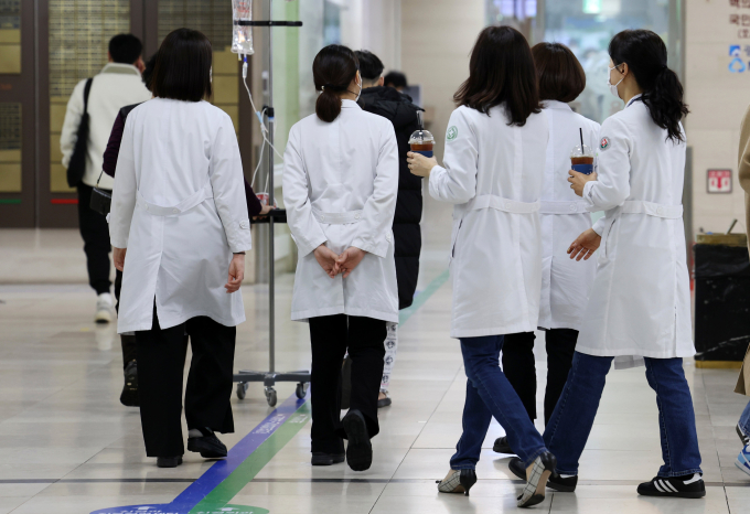 Khủng hoảng y tế tại Hàn Quốc: Bệnh nhân nguy kịch bị 3 bệnh viện từ chối cấp cứu, qua đời sau 9 tiếng chờ đợi trong vô vọng- Ảnh 2.