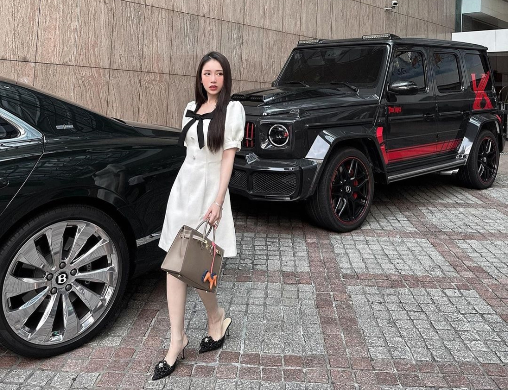 Ái nữ nhà đại gia có siêu xe đắt nhất Việt Nam lấy chồng năm 20 tuổi, đồ hiệu ''chất như núi'' trong tư gia, sắp đón ''rồng vàng'' ở tuổi 25- Ảnh 11.