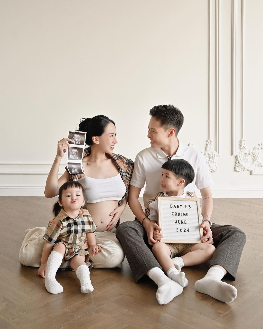 Ái nữ nhà đại gia có siêu xe đắt nhất Việt Nam lấy chồng năm 20 tuổi, đồ hiệu ''chất như núi'' trong tư gia, sắp đón ''rồng vàng'' ở tuổi 25- Ảnh 3. Ái nữ nhà đại gia có siêu xe đắt nhất Việt Nam lấy chồng năm 20 tuổi, đồ hiệu ''chất như núi'' trong tư gia, sắp đón ''rồng vàng'' ở tuổi 25- Ảnh 3.