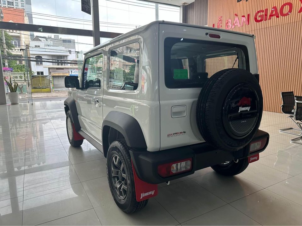 Lô Suzuki Jimny 2024 ồ ạt về đại lý trước ra mắt, sales báo rao ngay, ‘loạn’ giá, cao nhất gần 850 triệu đồng- Ảnh 6.