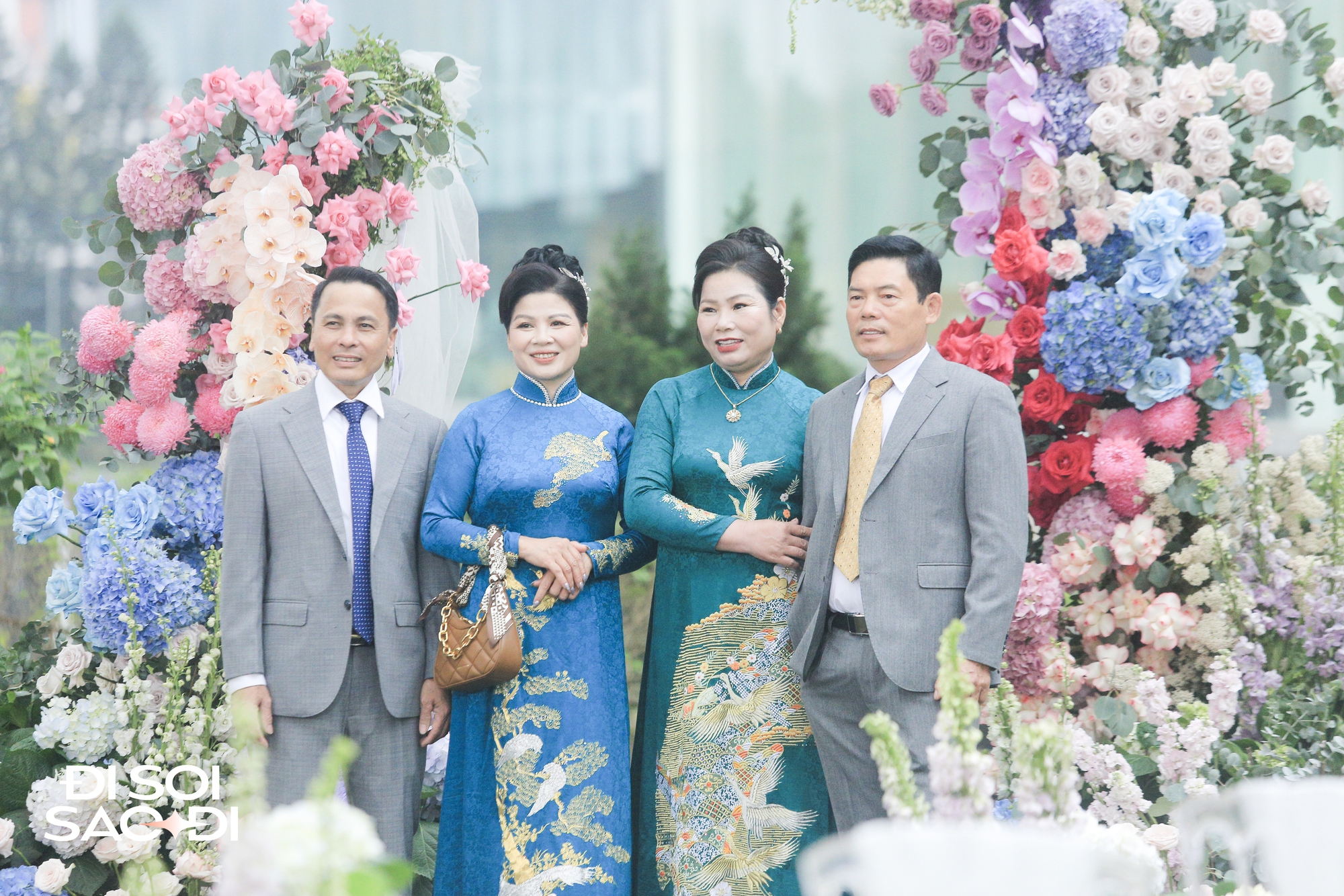 Mẹ bầu Doãn Hải My đọ sắc cùng ái nữ nhà đại gia Minh Nhựa ở đám cưới Quang Hải: Gấp đôi visual là đây- Ảnh 8.