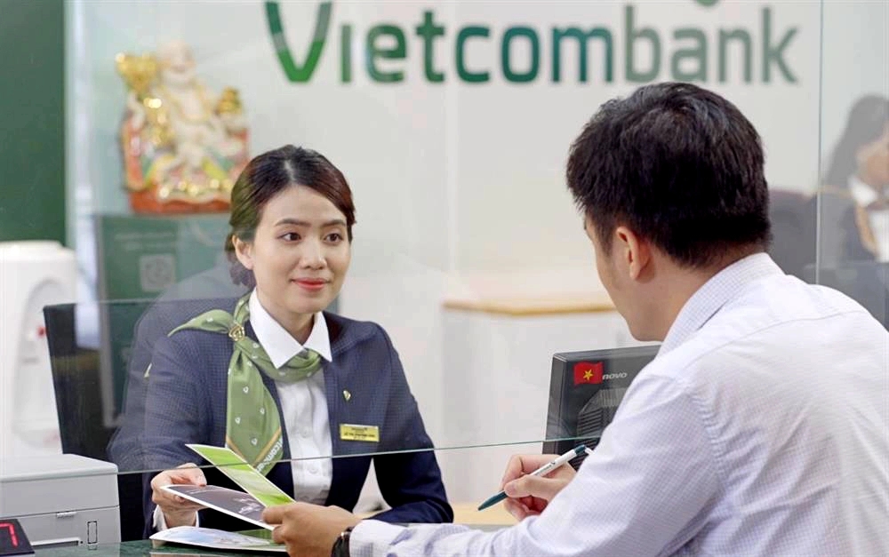 Lãi suất ngân hàng Vietcombank tháng 4: Lãi suất tiết kiệm cao nhất là 4,7%, giảm lãi vay cho tất cả khách hàng- Ảnh 1.