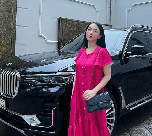 Ái nữ nhà đại gia có siêu xe đắt nhất Việt Nam lấy chồng năm 20 tuổi, đồ hiệu ''chất như núi'' trong tư gia, sắp đón ''rồng vàng'' ở tuổi 25- Ảnh 10.