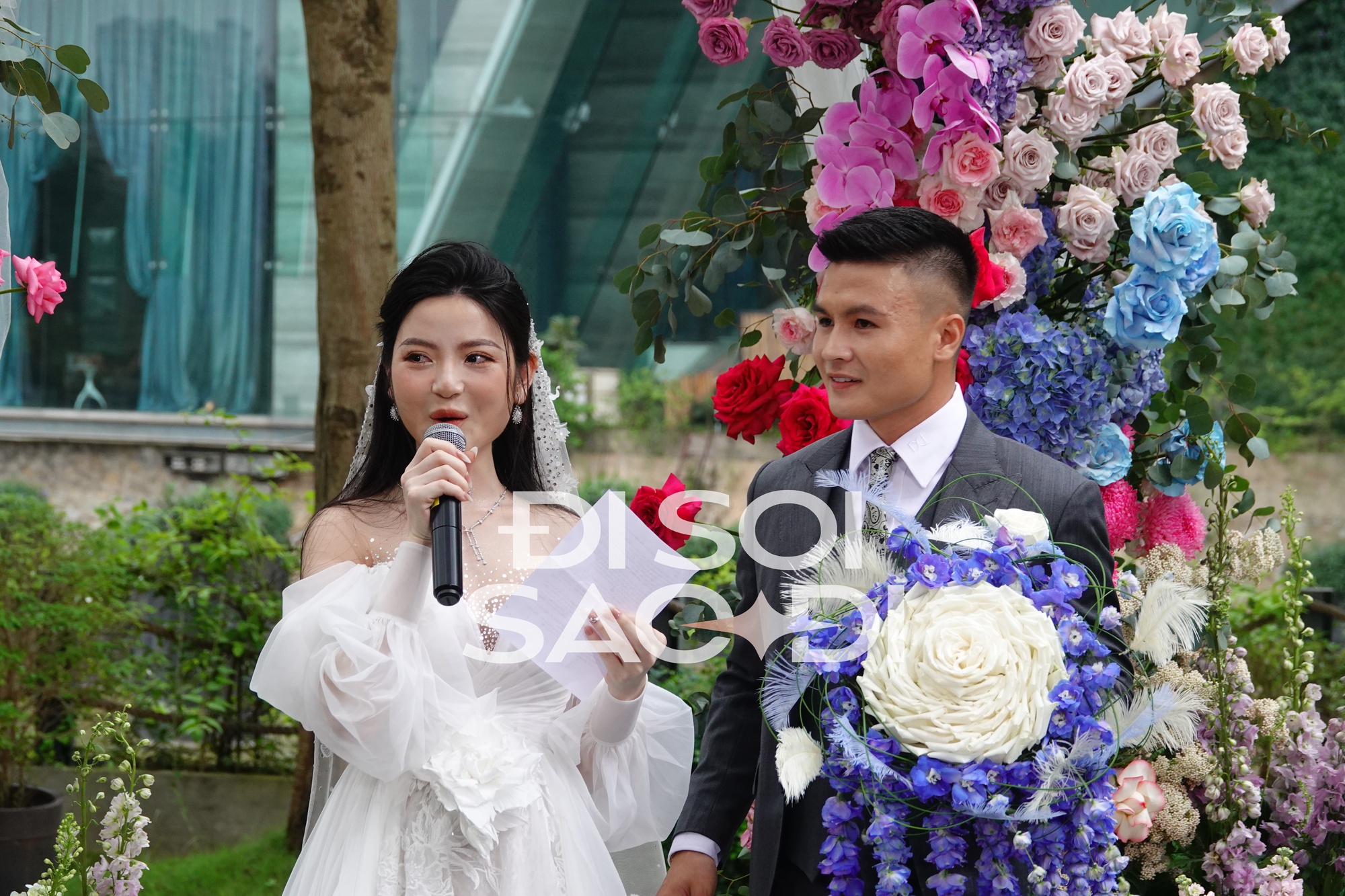 Trọn vẹn lời thề nguyện xúc động của Quang Hải và Chu Thanh Huyền trong ngày cưới, nhắc đến mọi sóng gió- Ảnh 1.