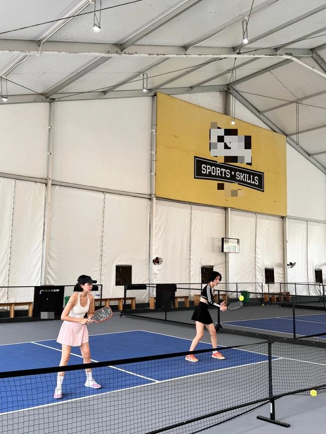 Dàn sao Việt đổ xô chơi Pickleball: Hồ Ngọc Hà - Kim Lý 