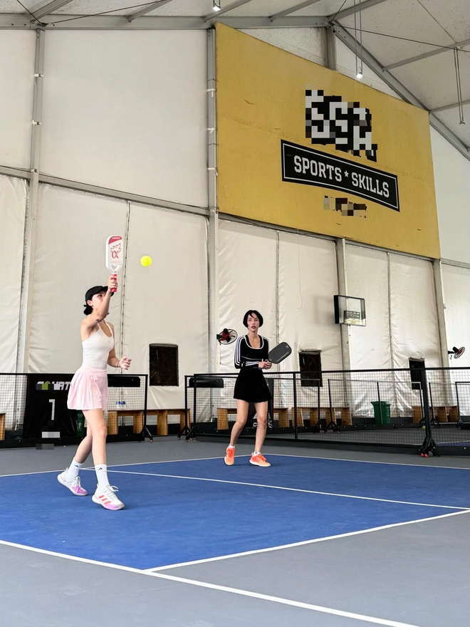 Dàn sao Việt đổ xô chơi Pickleball: Hồ Ngọc Hà - Kim Lý 