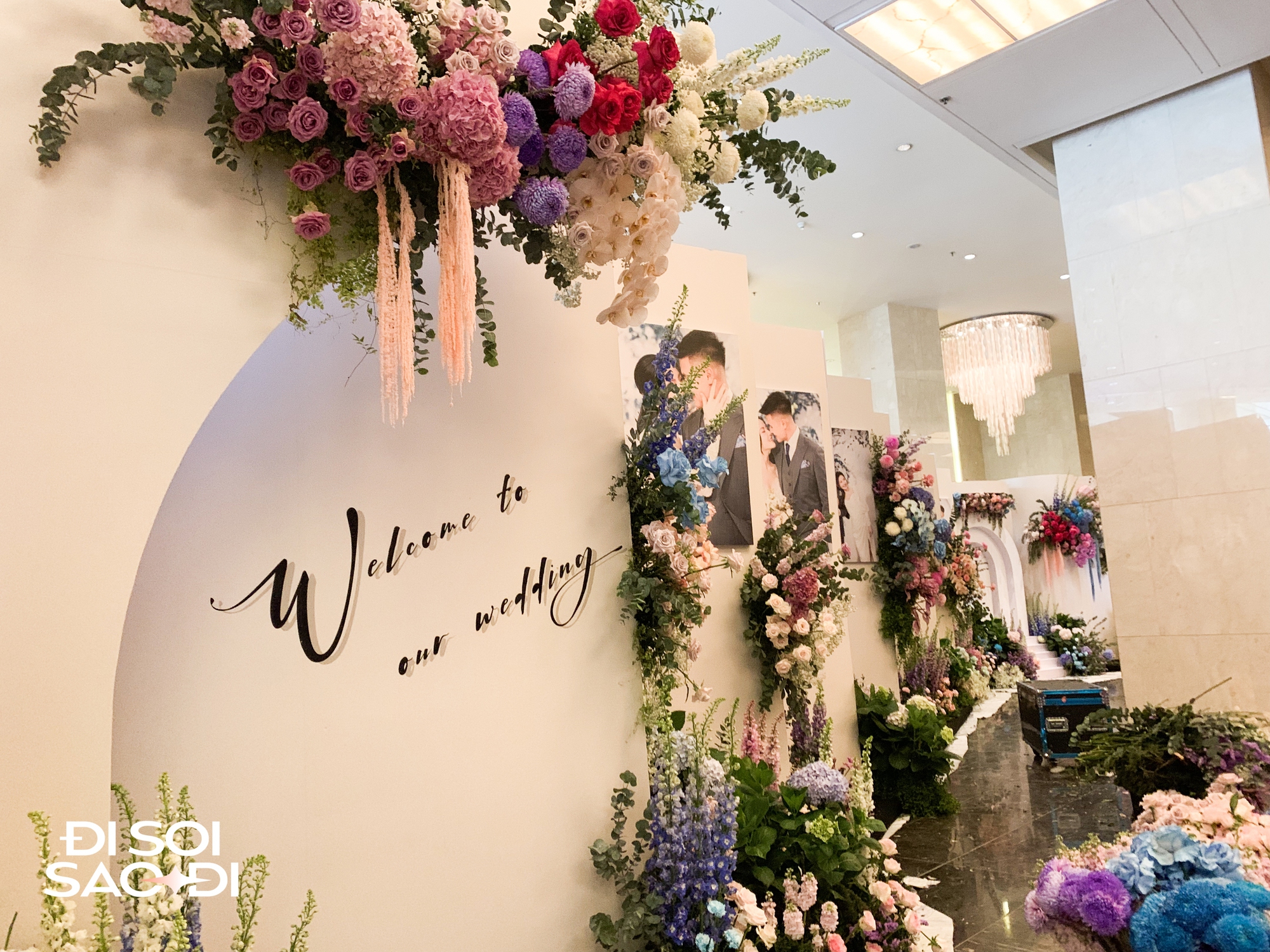Hình ảnh đầu tiên ở đám cưới Quang Hải tại khách sạn 5 sao: 10.000 bông hoa rải khắp lối- Ảnh 2.