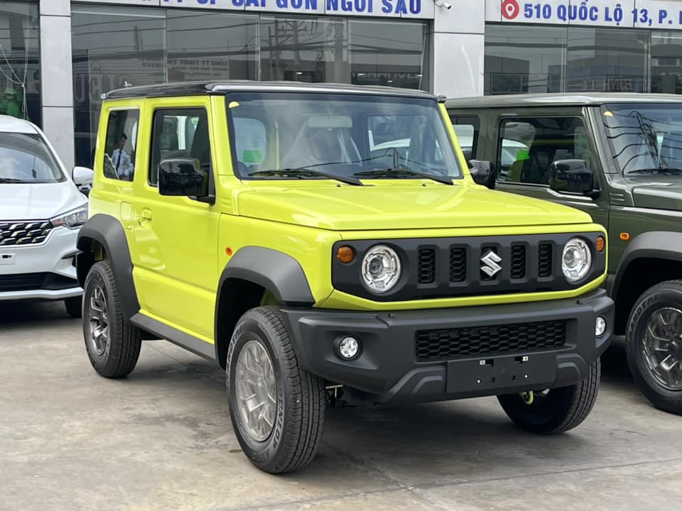 Lô Suzuki Jimny 2024 ồ ạt về đại lý trước ra mắt, sales báo rao ngay, ‘loạn’ giá, cao nhất gần 850 triệu đồng- Ảnh 1.