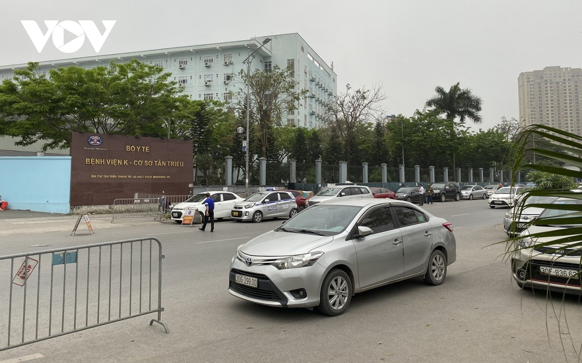 Lộn xộn ở bãi trông xe quanh Bệnh viện K Tân Triều- Ảnh 3.
