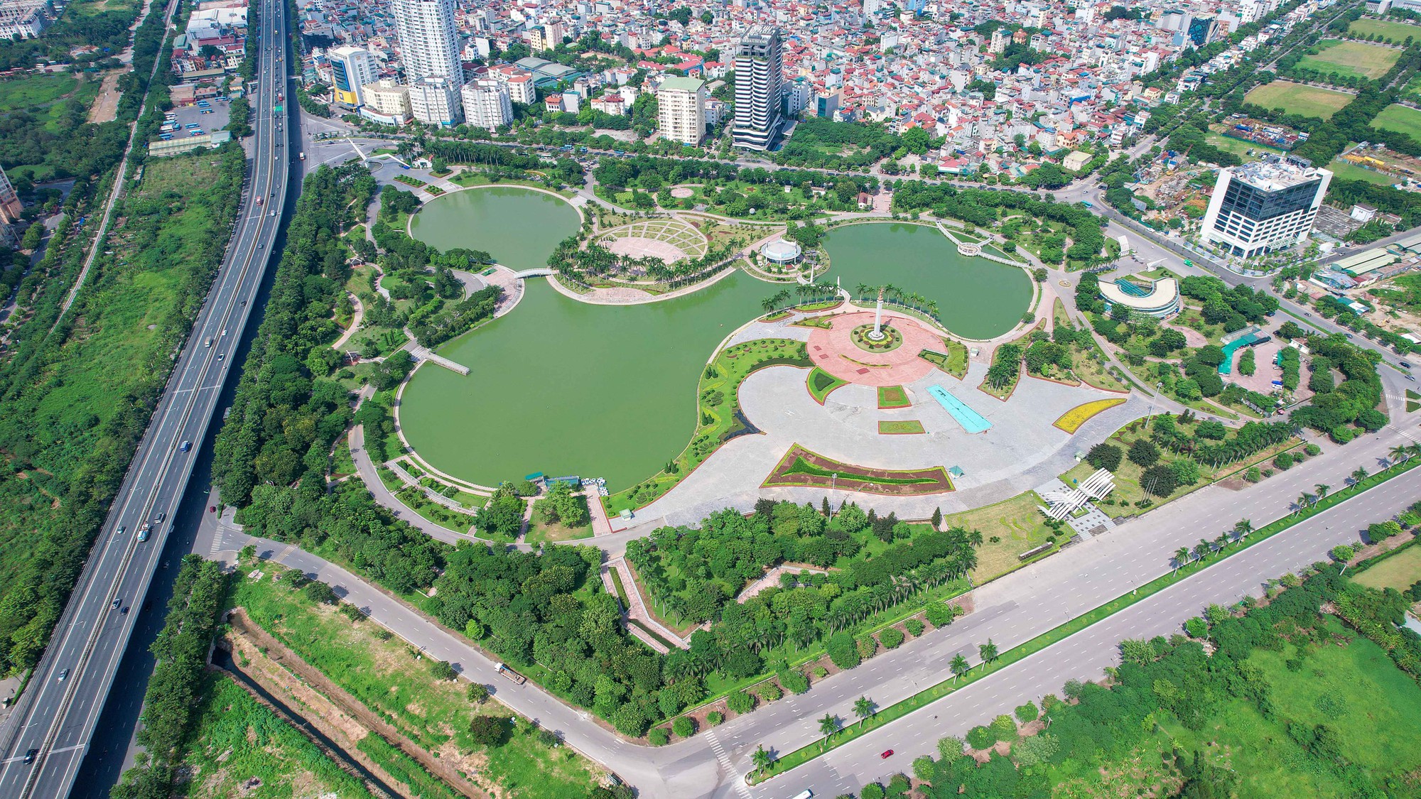 Hiện trạng các công viên chậm tiến độ ở Hà Nội- Ảnh 2.